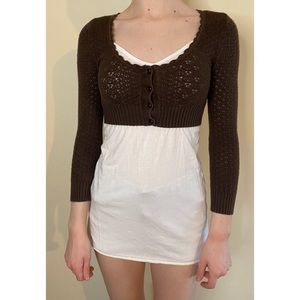 Brown cropped sweater with buttons